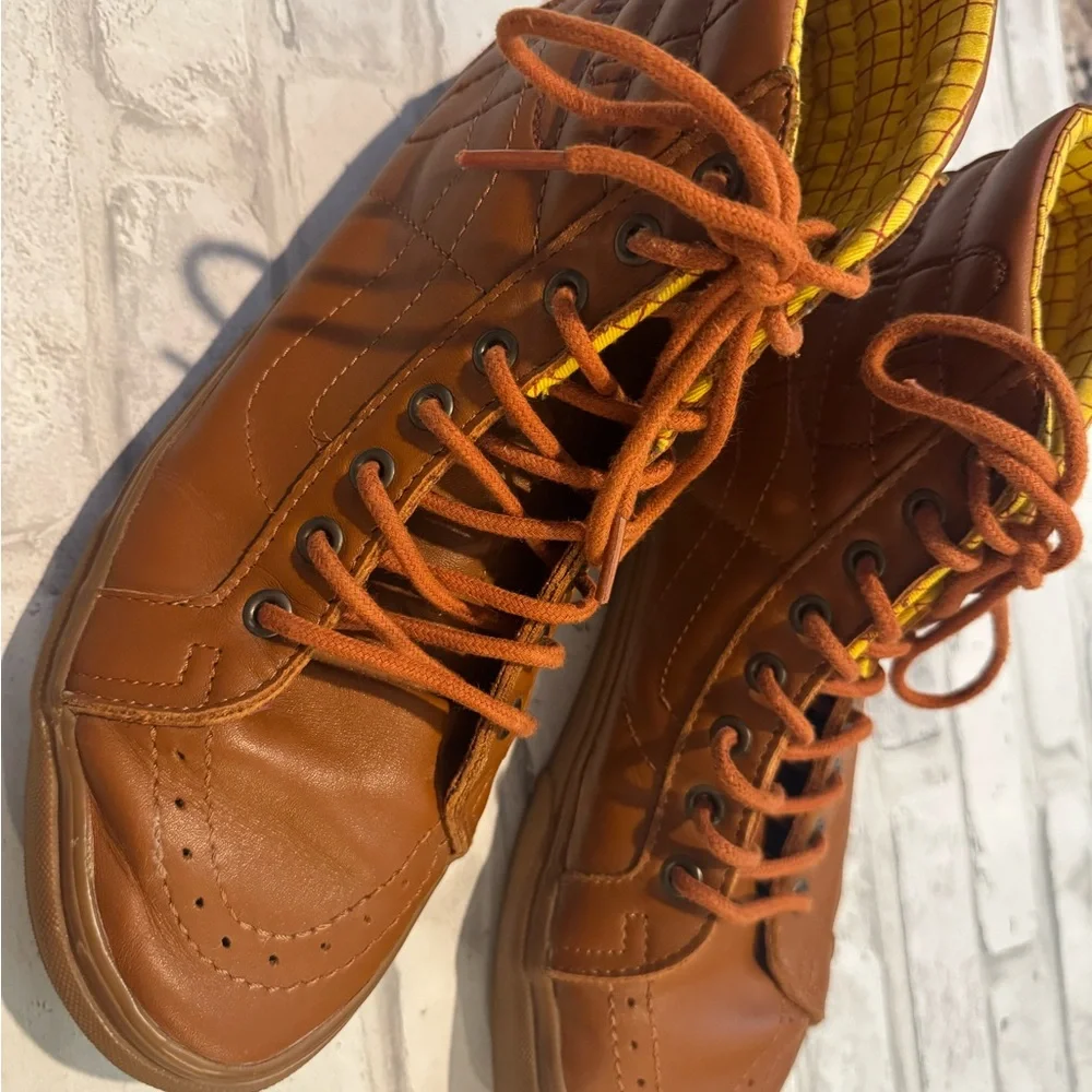 Toy Story Vans Men's  Woody - Picture 2 of 8